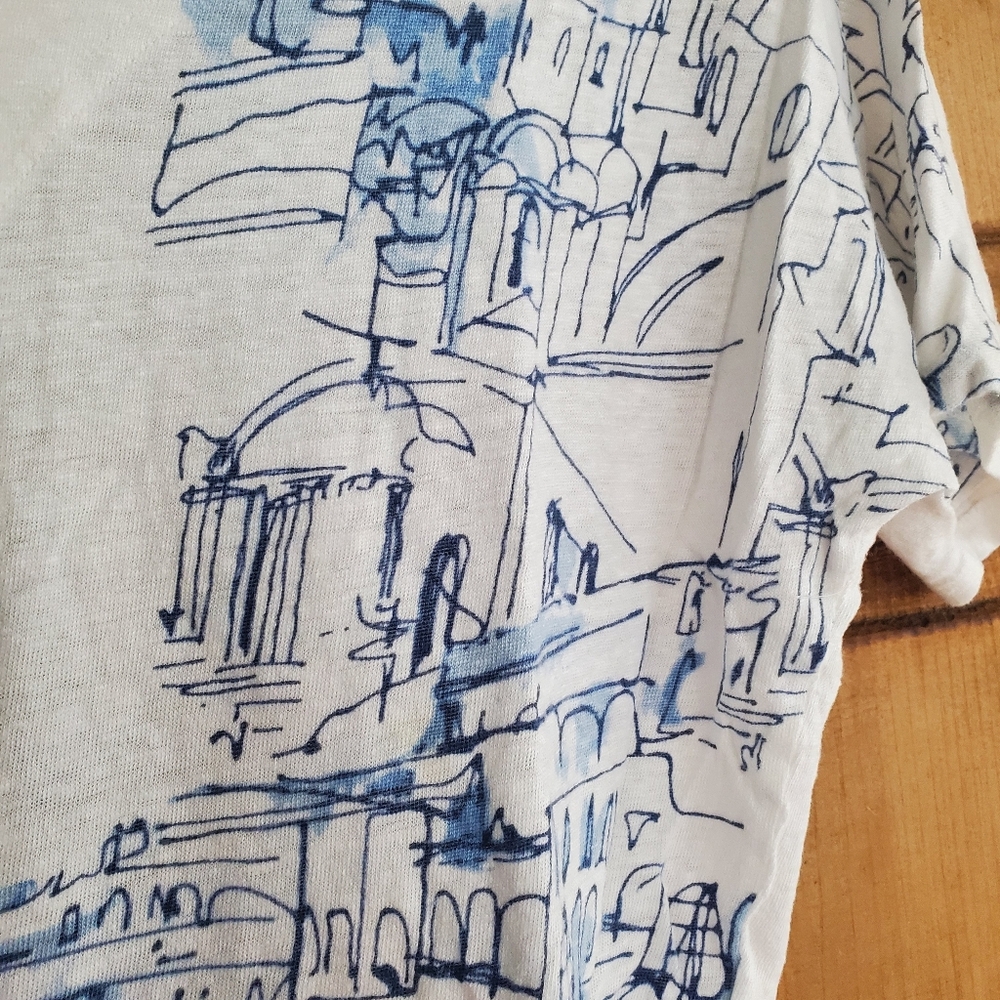 CHICO'S  V neck Art Print shirt Size 1 - Picture 2 of 5